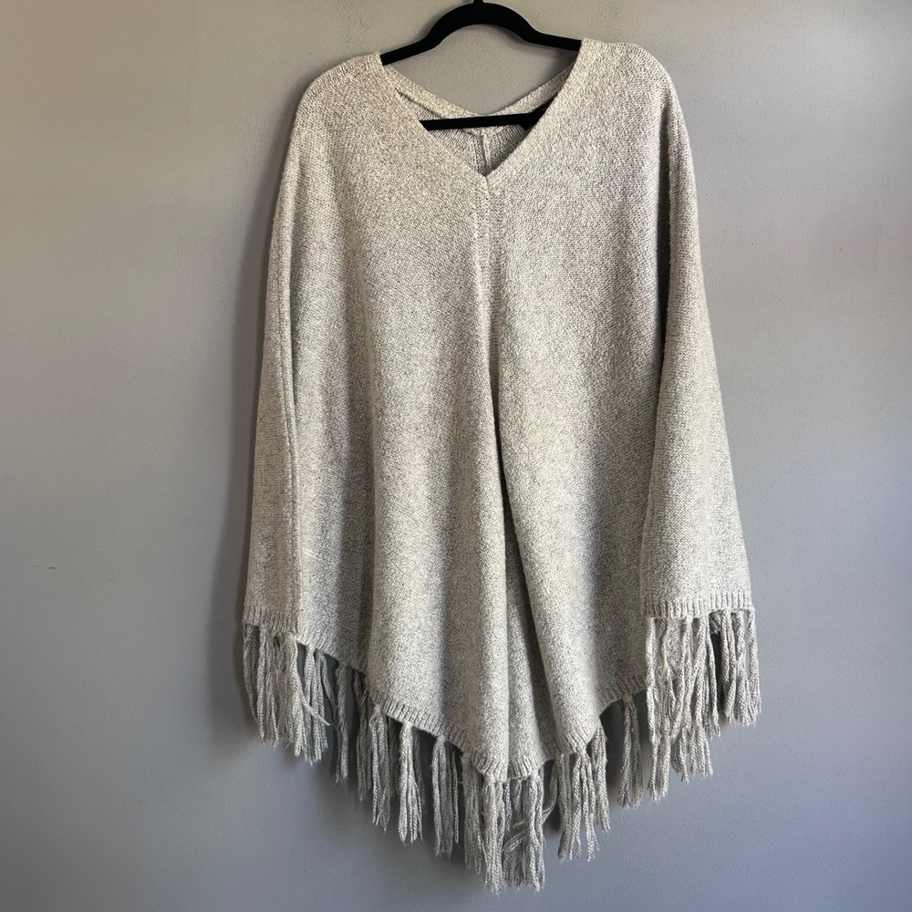 Banana Republic Women Grey Marled V-Neck Fringe Knit Poncho Sweater M/L